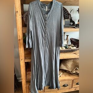 ♥️ Magnolia Pearl Henley Tshirt Dress